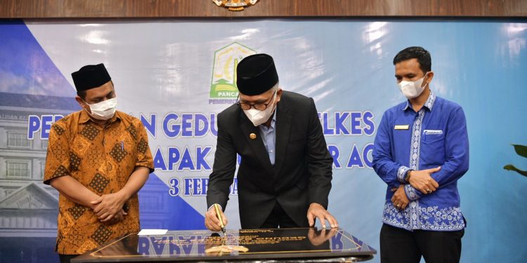 Gubernur Nova Resmikan Gedung Balai Pelatihan Kesehatan Aceh