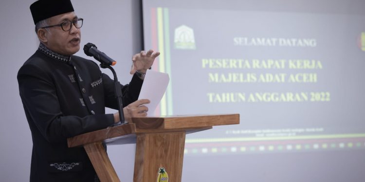 Gubernur Ajak MAA Rangkul Generasi Milenial dan Generasi Z
