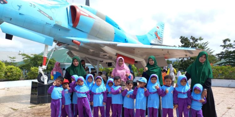 Sekolah Paud se-Kecamatan Syiah Kuala Gelar Silaturrahmi Bersama TNI AU Lanud Blang Bintang