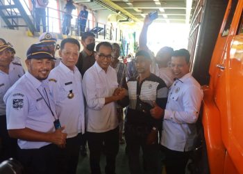 Pj Gubernur Aceh Dampingi Menteri Perhubungan Tinjau Pelabuhan Ulee Lheue