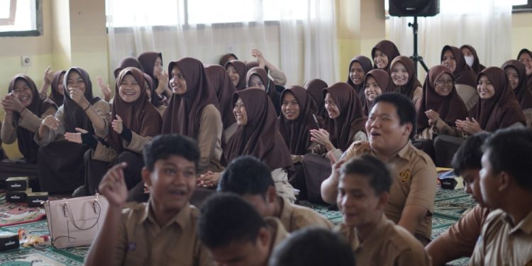 Aceh Bergerak Nobar dan Diskusi Film Bersama Siswa SMKN 5 Banda Aceh