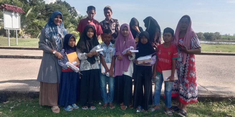 BFLF LSM’ACUT Bersama Donatur Dalam dan Luar Negeri Bantu Perlengkapan Sekolah Anak Yatim Piatu