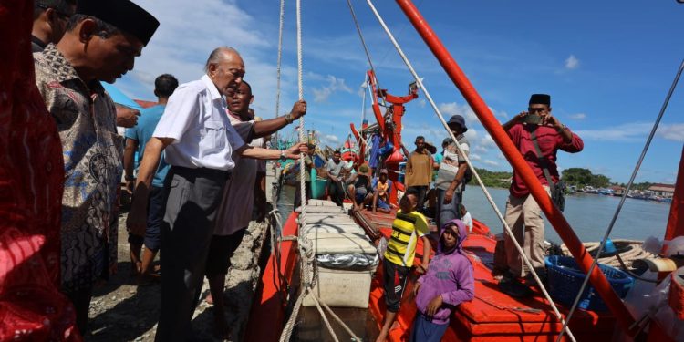 Kepada Wali Nanggroe, Nelayan Aceh Timur Keluhkan Besaran Retribusi Hasil Tangkapan yang Ditetapkan KKP RI