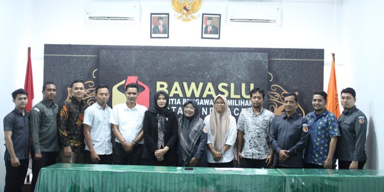 Tingkatkan Kapasitas Kehumasan, Panwaslih Kota Banda Aceh Latih Kemampuan Penulisan Rilis