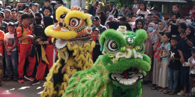 Atraksi Barongsai Pukau Ratusan Masyarakat Aceh, Ini Kata Mereka yang Merayakan
