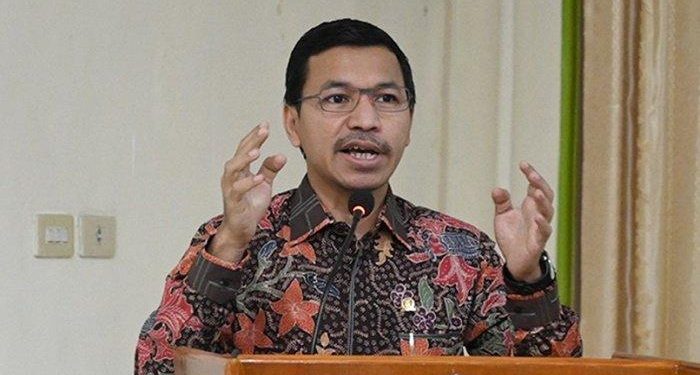 Farid Nyak Umar Apresiasi Keuchik Lampulo Terima Penghargaan Nasional Desa Sadar Hukum