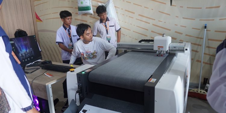 Puluhan Siswa SMAS Insan Madani Meukek Kunjungi Amanah Youth Creative Hub