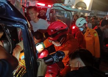 Basarnas Banda Aceh Evakuasi Korban Kecelakaan