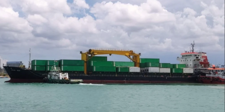 Dampak Kebijakan Tarif Donald Trump terhadap Asuransi Marine Cargo di Indonesia