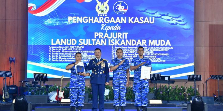 Prajurit Lanud SIM Dapat Penghargaan dari Kepala Staf Angkatan Udara