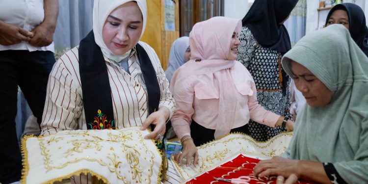 Marlina Muzakir: Produk Kerajinan Aceh Harus Mendunia