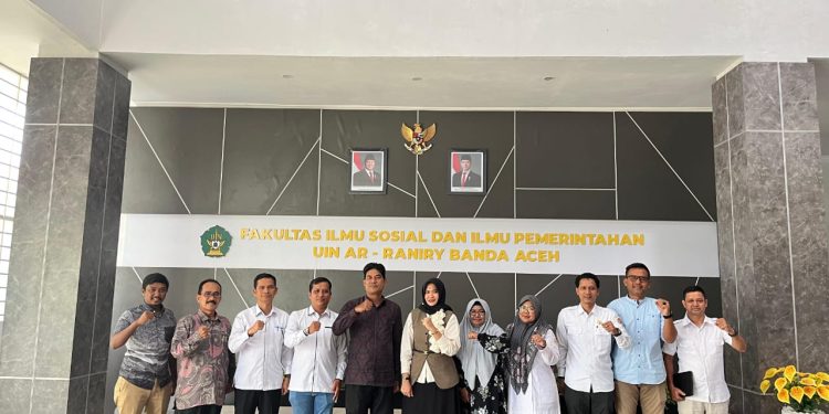 Perkuat Kolaborasi, Bawaslu Kota Banda Aceh dan FISIP UIN Ar-Raniry Teken MoA