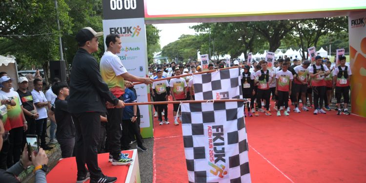 Wagub Fadhlullah Buka FKIJK Aceh Run 2025