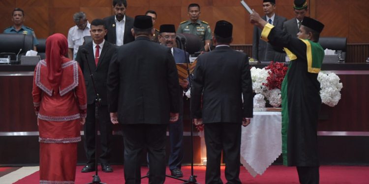 Gubernur Mualem Hadiri Paripurna Pelantikan Anggota DPRA