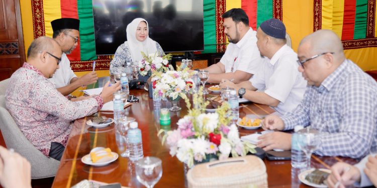 Marlina Usman Pimpin Rapat Bantuan Rumah Layak Huni