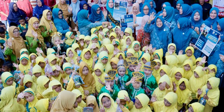Cegah Stunting, Bunda PAUD Aceh Kunjungi Sekolah-Sekolah di Abdya
