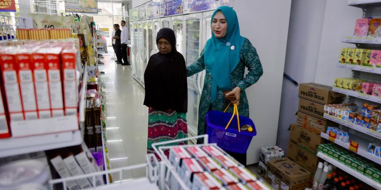 Tangis Pecah Saat Marlina Ajak Rusnah Borong Belanjaan di Indomaret