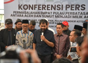 Pulau di Singkil Kembali ke Pangkuan Aceh, Mualem Disambut Meriah Setibanya di Bandara Sultan Iskandar Muda