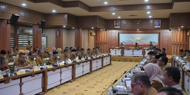 Gubernur Mualem Pimpin Rapim, Dorong Percepatan Realisasi APBA 2025