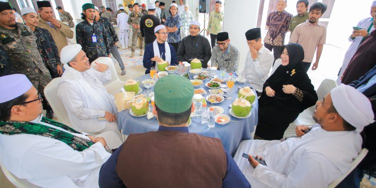 Wali Kota Illiza Dikunjungi Habib Rizieq, Ini Doa Imam Besar untuk Banda Aceh
