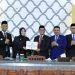 Wali Kota Illiza Serahkan Raqan Pajak dan Retribusi Daerah kepada Legislatif
