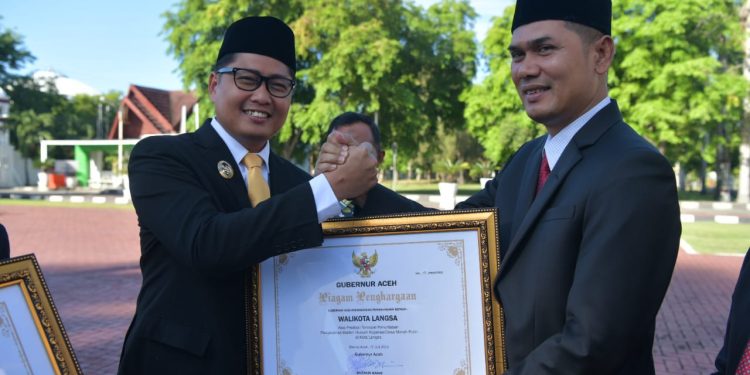 Plt. Sekda Aceh Jadi Inspektur Upacara Hari Koperasi Nasional ke-78
