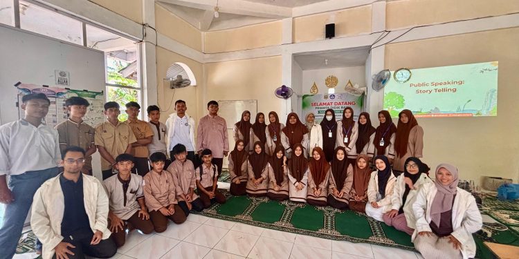 GEN-A Latih Public Speaking Siswa SMA Al-Misbah Lewat Teknik Storytelling