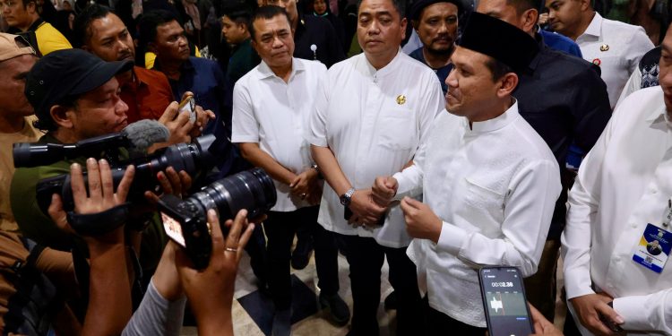 Wagub Fadhlullah Tanggapi Aksi Unjuk Rasa Nakes RSUDZA: Semua Tuntutan Akan Diproses Sesuai Regulasi
