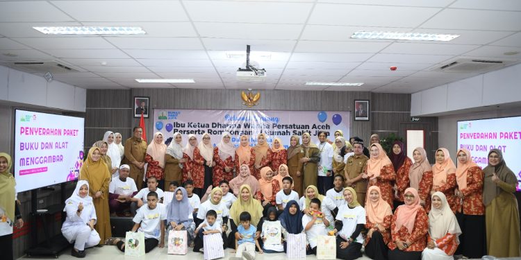 Ketua DWP Aceh Hadiri Acara Peringatan Hari Anak Nasional 2025