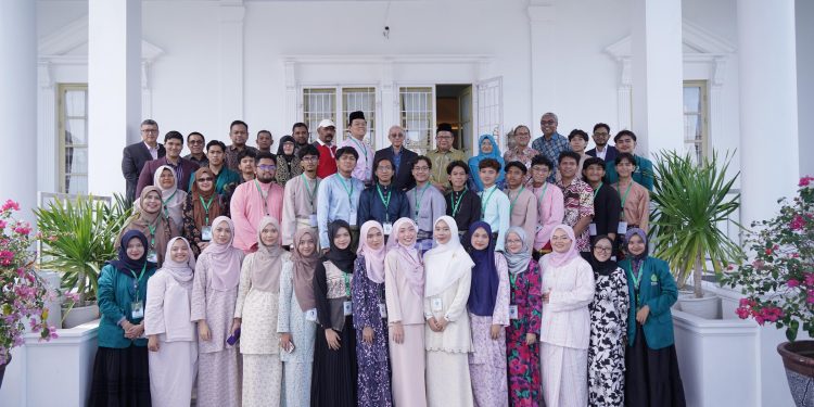 Lawatan Akademik ke Aceh, Dosen dan Mahasiswa Universiti Malaya Bertemu Wali Nanggroe