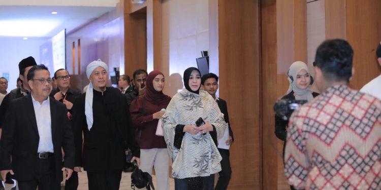 Iliza Raih Penghargaan Pemimpin Inspiratif di The Aceh Post Award 2025