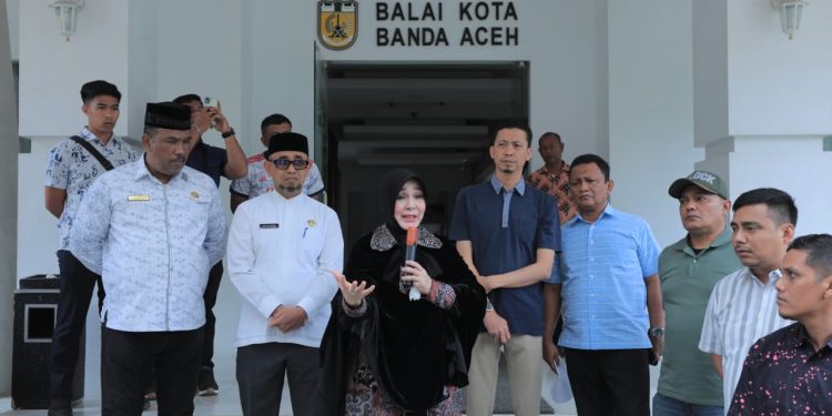 Illiza Perjuangkan PPPK Paruh Waktu ke Pusat