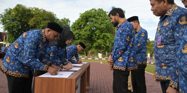Gubernur Muzakir Manaf Serahkan SK 5.789 PPPK Formasi 2024 Tahap 1 Pemerintah Aceh