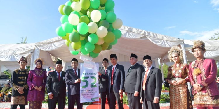 Pimpin Upacara HUT Bank Aceh ke-52, Plt Sekda Harapkan Jadi Bank Daerah Nomor Satu di Indonesia