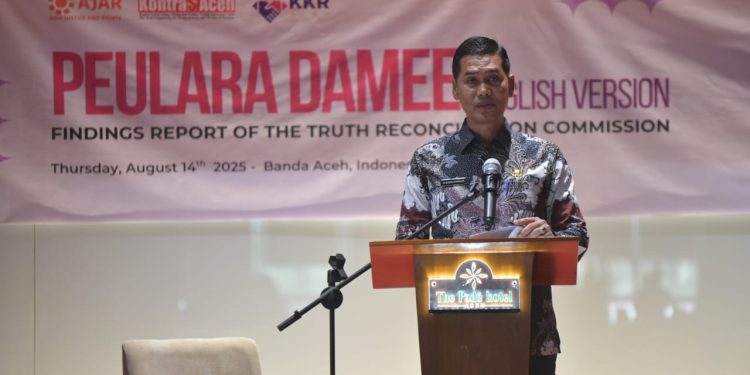 Plt Sekda Aceh Buka Peluncuran Versi Bahasa Inggris Buku Peularaa Damee