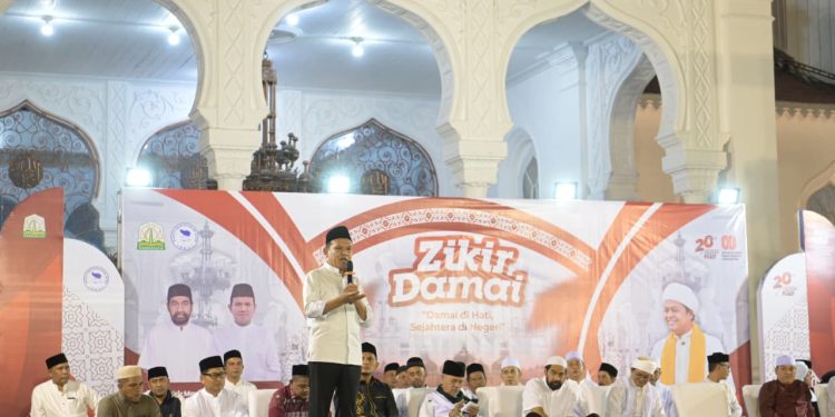Gubernur dan Wagub Ikuti Zikir Peringatan 20 Tahun Damai Aceh di Masjid Raya Baiturrahman