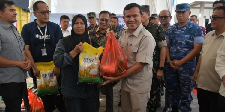 Wakil Gubernur Aceh Pimpin Gerakan Pangan Murah Serentak di Banda Aceh