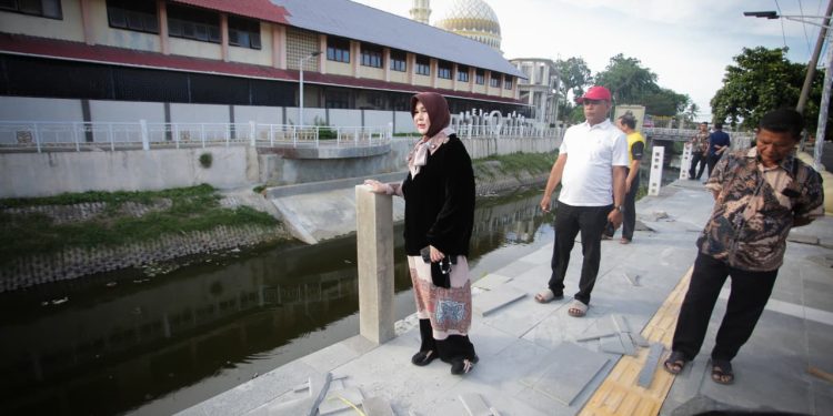 Illiza Tinjau Renovasi Sarana Pedestrian Krueng Daroy