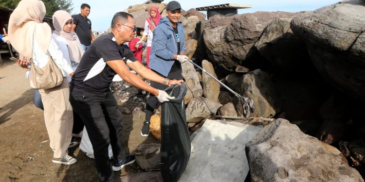 Wakil Wali Kota Banda Aceh Buka World Cleanup Day 2025: “Cintai Lingkungan, Jaga Tanah Budaya Kita”
