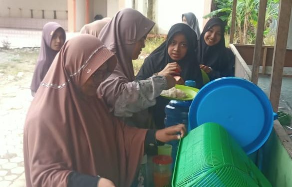 Petugas Masak MUQ Aceh Selatan Klarifikasi Isu Makanan Santri