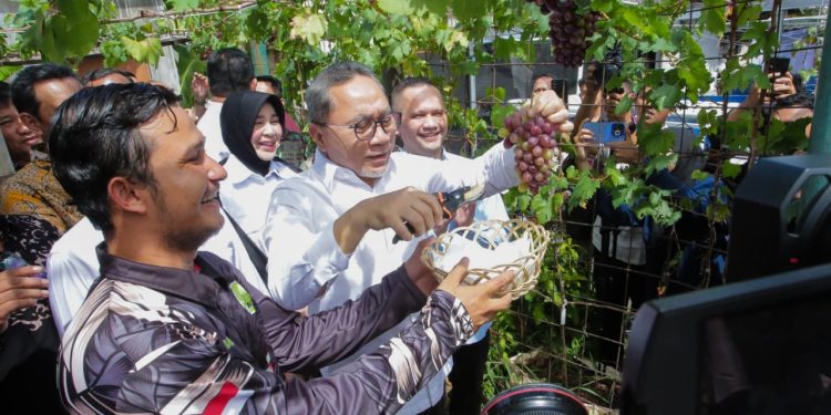 Menko Pangan Tinjau Kesiapan Koperasi Merah Putih di Geuceu Komplek