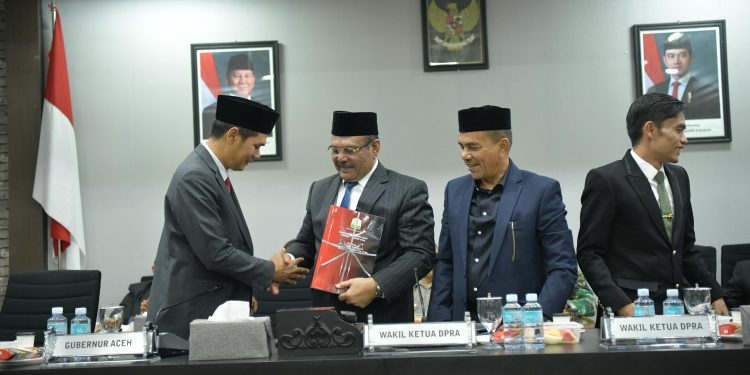 Pemerintah Aceh Sampaikan Nota Keuangan dan Rancangan Qanun Perubahan APBA 2025 di DPR Aceh