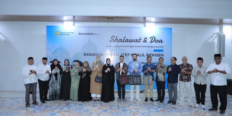 Sambut Bulan Maulid, Wali Kota Illiza Bershalawat Bersama Munsyid Mesir Moestafa Atef