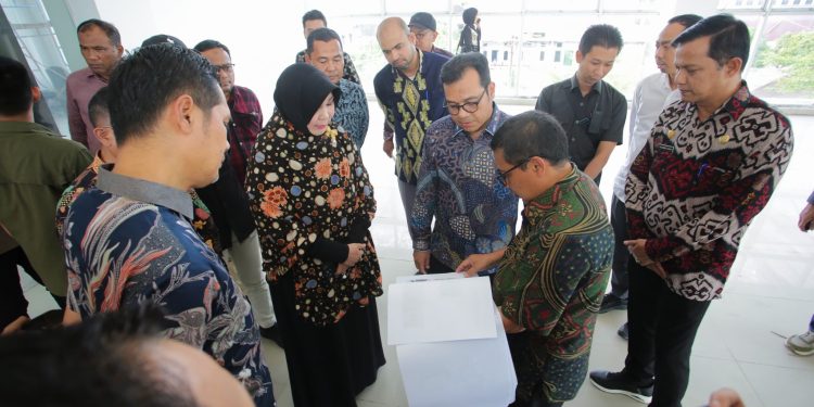 Kunjungi Aceh, Wamen Komdigi Nezar Patria Tinjau Gedung BAA