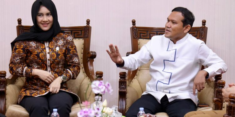 Wakil Gubernur Aceh Sambut Kedatangan Wakil Menteri Kependudukan dan Pembangunan Keluarga
